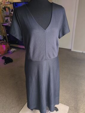 LOFT Dark Gray V-Neck Short Sleeve A-Line Dress